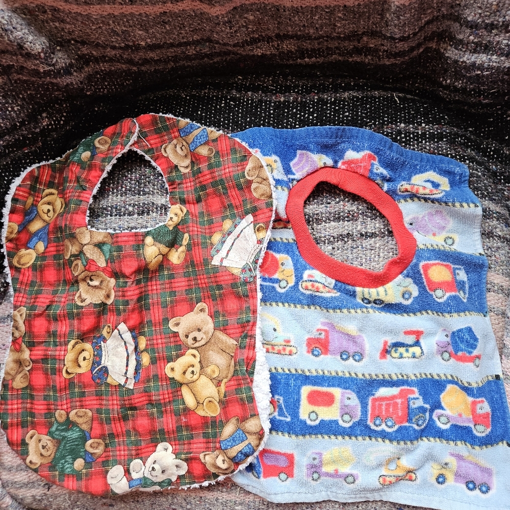 8 Bibs - Picture 5 of 6